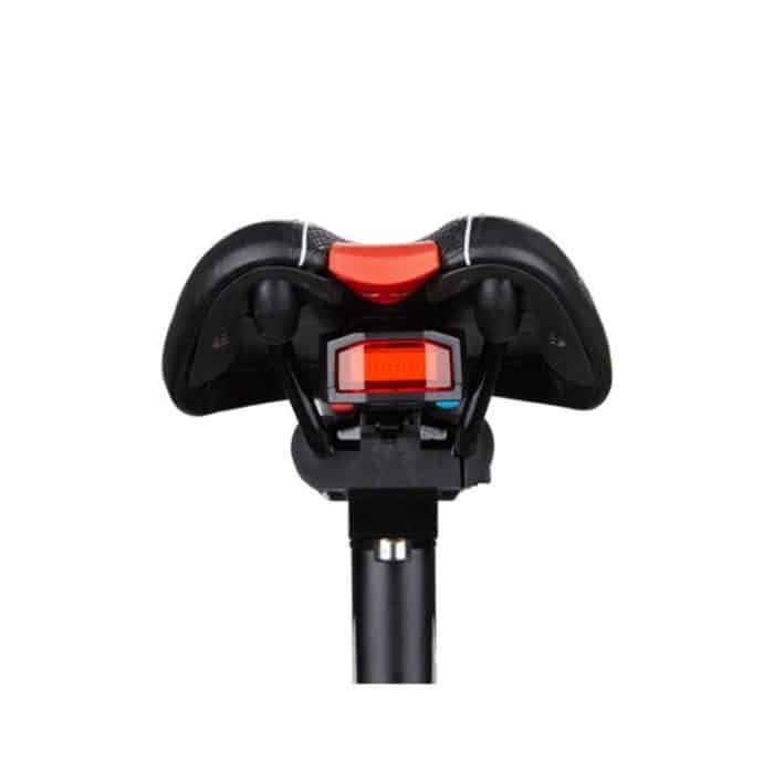 IP65 Wasserdichtes wiederaufladbares USB-Smart-COB-LED-Alarmfahrrad-Rücklicht Rücklicht mit Fernbedienung, Steuerentfernung: 1-100 m – Bild 4