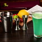 5 in 1 Classic Edelstahl-Shaker-Set, Kapazität: 550 ml (Shaker + Jigger + Sieb + Eisclip + Rührrohr) (Silber) – Bild 11