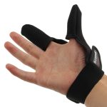 Spezielle Zwei-Finger-Handschuhe zum Angeln – Bild 4