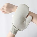 Einfarbige doppelseitige Badebürste mit weicher Haut und rutschfesten Handschuhen