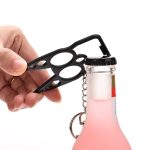 Multifunktionale Outdoor-Selbstverteidigungs-Doppelfinger-Schnalle kann das Fenster zerbrechen, zufällige Farbabgabe – Bild 3