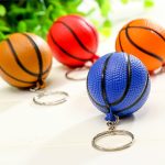 5 Stück Kunststoff-Mini-Basketball-Schlüsselanhänger für Herren, Auto-Schlüsselanhänger, Sport-Souvenir, Urlaubsgeschenk, zufällige Farblieferung, Basketball Shape – Bild 5