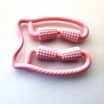 Manuelles Kunststoff-Lenkrad-Beinrollenmassagegerät, zufällige Farblieferung – Bild 4