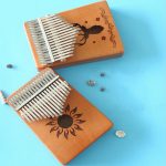 Tragbares Kalimba-Daumenklavier mit 17 Tönen, Spruce-Classic Deer, White-Classic Deer, Acacia-Classic Deer, Nan Bamboo-Sun God – Bild 4