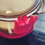 2 PCS Küchen-Silikon-Topfdeckel-Hebegerät Fingerförmiger Topfdeckel Auslaufsicherer Hebelöffelhalter – Bild 7