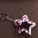 2 PCS Nette Chaveiro Stern Schlüsselbund Glitter Pompom Pailletten Schlüssel Kette Geschenke für Frauen Llaveros Mujer Auto Tasche Zubehör Schlüssel ring, Star Shape(Pink), Star Shape(Green), Star Shape(Magenta), Star Shape(Colorful) – Bild 4