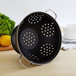 Rundes Obstteller-Tablett aus Edelstahl mit zwei Ohren – Bild 3