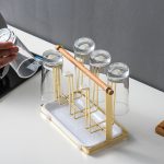 Umgedrehter schmiedeeiserner Becherhalter Wasserbecher-Metallregal mit Tablett