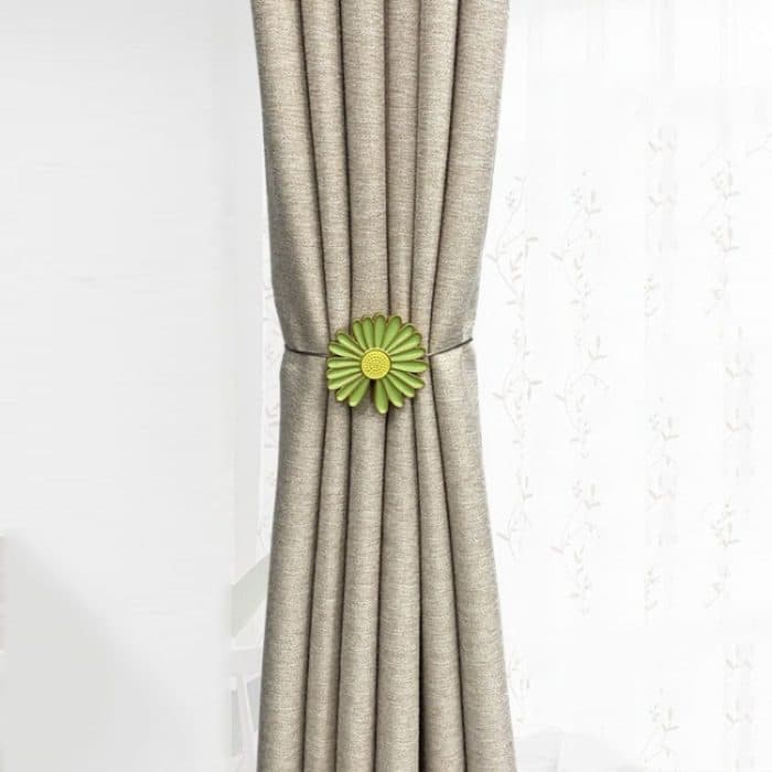 TBD0552971601A.jpg NYJ015 2 Stück kleine, schlichte Gänseblümchen-Magnet-Vorhangschnalle, Daisy Curtain Buckle – Bild 1