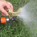 Rotierende Rasensprinkler Zinklegierungsgärten Landwirtschaftliche Wippensprinkler – Bild 9