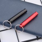 6 Stück multifunktionaler Pfeifen-Schlüsselanhänger für Herren, Red Whistle, Black Whistle – Bild 2