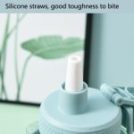 2 Stück quadratischer Kunststoff-Wasserbecher mit Strohhalm, Outdoor-Sport, tragbare Wasserkocher mit großer Kapazität, 700ml (White), 700ml (Blue), 700ml (Red), 900ml (White), 900ml (Blue) – Bild 6