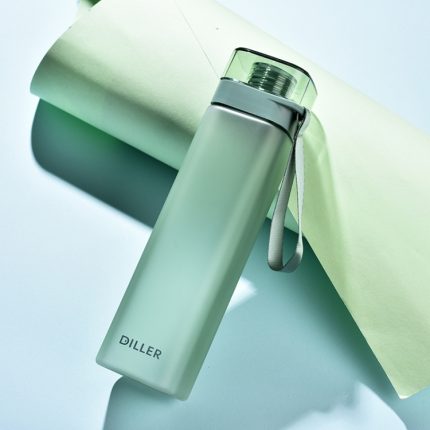 Diller D8646 quadratische, auslaufsichere Fitness-Wasserflasche, 400ml, 550ml, 700ml