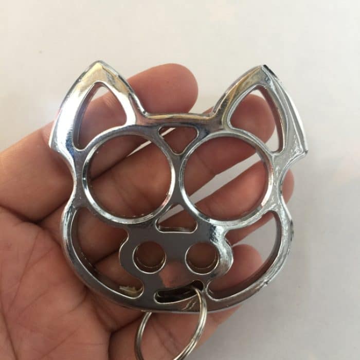 2 Stück Cartoon Schwein Selbstverteidigung Schlüsselanhänger Faust Handschuhe Fingerschnalle Notfall Fensterbrecher, Cartoon Pig(Gold), Cartoon Pig(Silver), Cartoon Pig(Bronze), Cartoon Pig(Black) – Bild 3