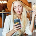 Für iPhone 12 / 13 / 14 Serie AhaStyle PT133-A Silikon-Magnetkartenhülle – Bild 8