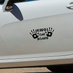 10 Stück Kinder an Bord Warnung Autoaufkleber Reflektierende Kratzkörperaufkleber – Bild 2