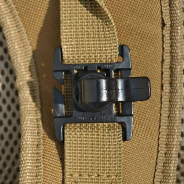 AOTU AT9005, 2 Stück, verstellbarer Wasserbeutel-Clip, 360 Grad drehbar, Outdoor-Rucksack-Zubehör, Trinkbeutel-Schlauch-Clip – Bild 5