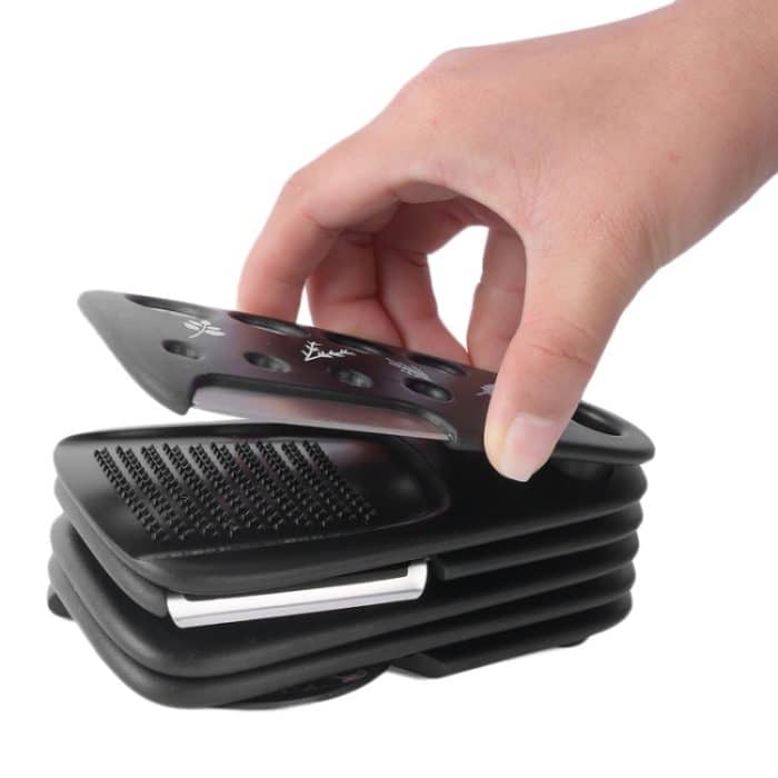 6 in 1 stapelbare Küchenhelfer Melonenschäler Kräuterhacker Knoblauchreibe Dosenöffner Pizzaschneider – Bild 7