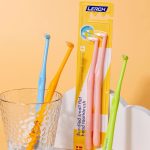 LERCH 2 in 1 spitze + abgerundete kieferorthopädische Zahnreinigungsbürste, Zahnspaltbürste für Haustiere – Bild 2