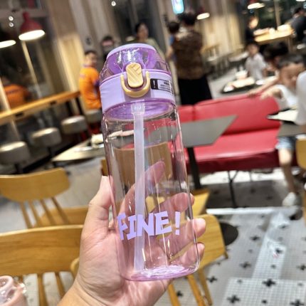 Tragbarer springender Strohhalm für Schüler, große Kapazität, sturzsichere Plastikbecher, 650ml Purple, 800ml Green, 800ml White, 800ml Purple