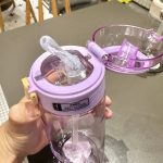 Tragbarer springender Strohhalm für Schüler, große Kapazität, sturzsichere Plastikbecher, 650ml Purple, 800ml Green, 800ml White, 800ml Purple – Bild 5