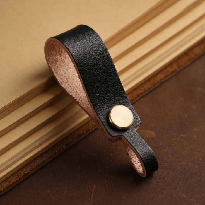 TBD0605659601A.jpg Hallmo Universal-Schlüsselanhänger aus Rindsleder, handgefertigt, Schlüsselband, Auto-Fernbedienungsanhänger – Bild 1