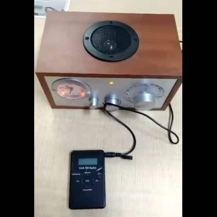 HRD-101 Tragbares Mini-Digital-DAB+FM-Radio mit Trageband und Headset – Bild 6