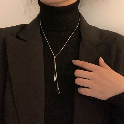 Vielseitige Alphabet-Halskette für Damen aus Titanstahl mit gedrehter Kette