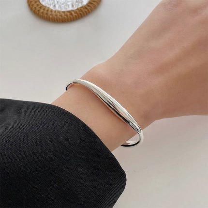 Offenes Vintage-Armband aus 925er-Sterlingsilber mit Handdekoration