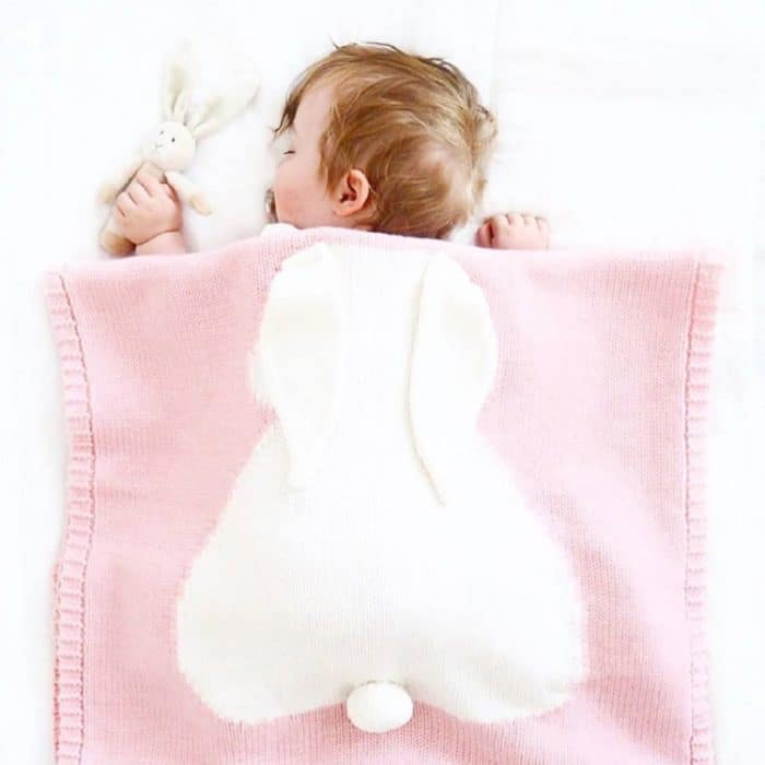Baby-Strickdecke mit Kaninchenmuster und stereoskopischen Ohren, Rabbit Pattern – Bild 1