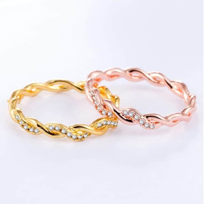 Schlichter, stilvoller Damen-Modellierring mit vollem Strass-Twist (US-Größe: 6) – Bild 2