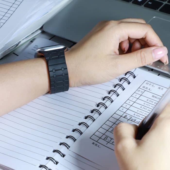 AW-AP Zweifarbiges magnetisches Silikon-Uhrenarmband, For Apple Watch 46mm / 49mm / 45mm / 44mm – Bild 4