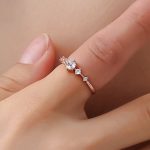 Modischer Damen-Vintage-Ring mit Diamant-Metallring