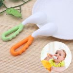 2 PCS Baby Gebogene Löffel Essen Löffel Baby Schnuller Fütterung Löffel Feste Lieferungen Gebogene Löffel Kinder Geschirr, Curved Spoon – Bild 2