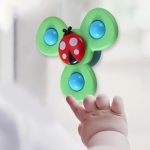 3-in-1-Fingerspitzen-Spinner-Babyrassel Dreifarbiger Insektensauger Drehen und drehen Sie lustiges Baby-Badespielzeug – Bild 5