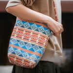 Maden YS2208825 Retro National Canvas Barrel Bags Messenger-Tasche mit doppeltem Verwendungszweck, YS2208825