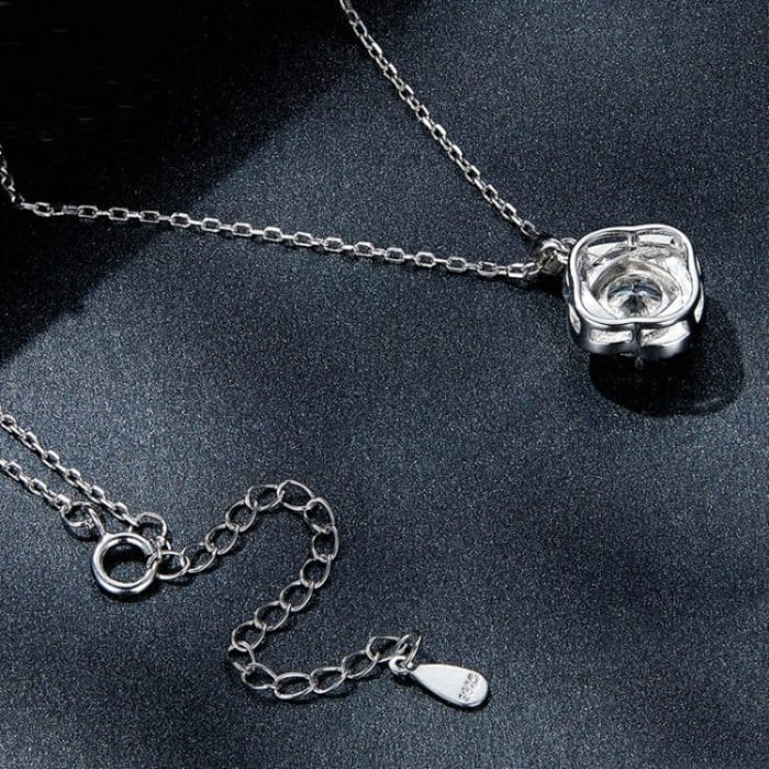 Halskette mit funkelndem Moissanit-Anhänger aus Sterlingsilber mit S925-Weißgoldbeschichtung – Bild 2