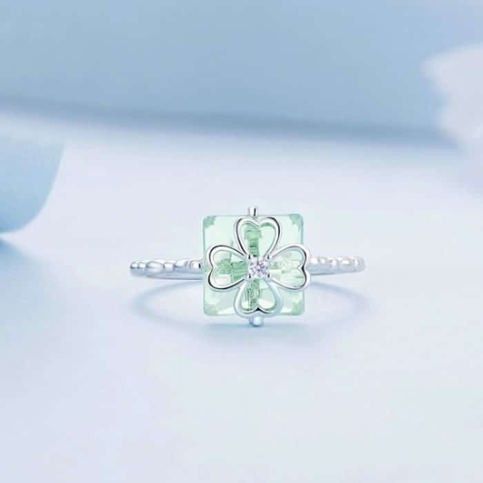 Grüner vierblättriger Kleeblattring aus Sterlingsilber S925, weiß vergoldet – Bild 3