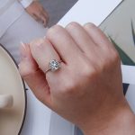 Grüner vierblättriger Kleeblattring aus Sterlingsilber S925, weiß vergoldet – Bild 5