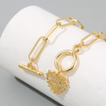 Mehrschichtige Halskette mit Engelsaugen-Anhänger, Modell: – Bild 2