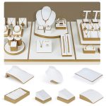 Schmuckständer aus Mikrofaser für Schmuck-Requisiten – Bild 4