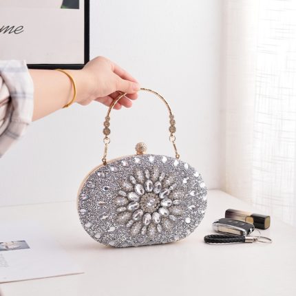 Ovale Abendparty-Clutch mit Sonnenblumen-Diamanten