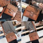 Damen-Umhängetasche, mattiert, breiter Schultergurt, quadratische Tasche, Einzel-Umhängetasche – Bild 4