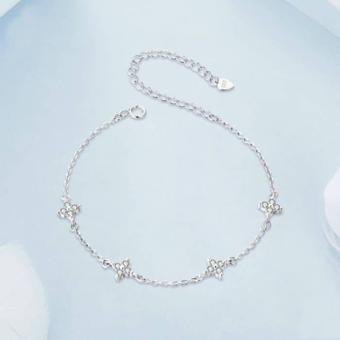 S925 Sterling Silber platiniertes, funkelndes kleines vierblättriges Kleeblatt-Damenarmband – Bild 2