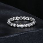 S925 Sterling Silber Funkelnder, mit Moissanit platinierter Ring – Bild 2