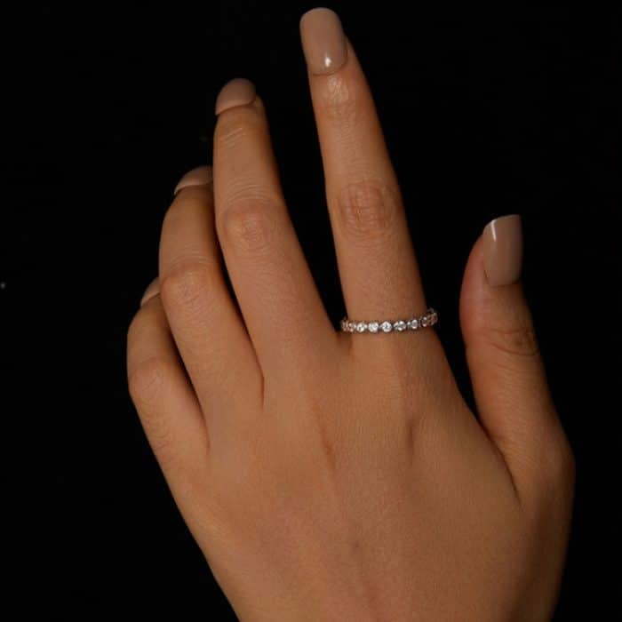 S925 Sterling Silber Funkelnder, mit Moissanit platinierter Ring – Bild 5