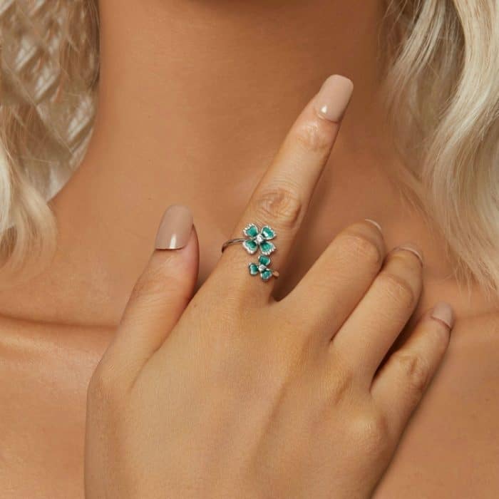 Offener verstellbarer Glücksring aus platinbeschichtetem S925 Sterlingsilber mit vierblättrigem Kleeblatt – Bild 5