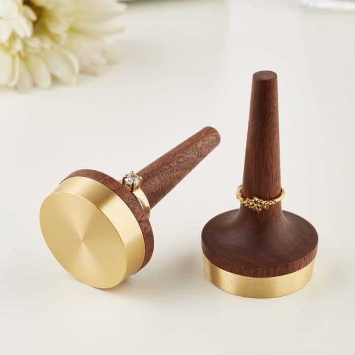 Ringhalter aus schwarzem Walnussholz mit Messingständer für Schmuck – Bild 2