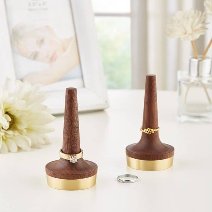 Ringhalter aus schwarzem Walnussholz mit Messingständer für Schmuck – Bild 3