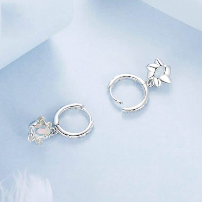 Platinierte Lotus-Ohrringe aus S925er Sterlingsilber – Bild 3